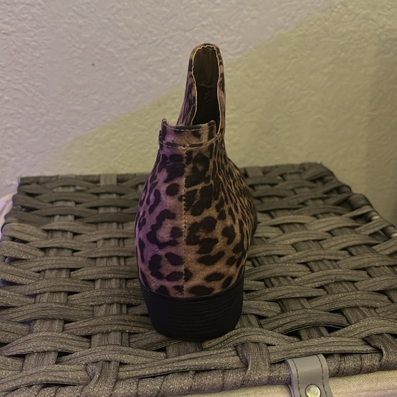 Leopard Heel Boots Women's size 10W cloudwalkers by avenue - Picture 5 of 12